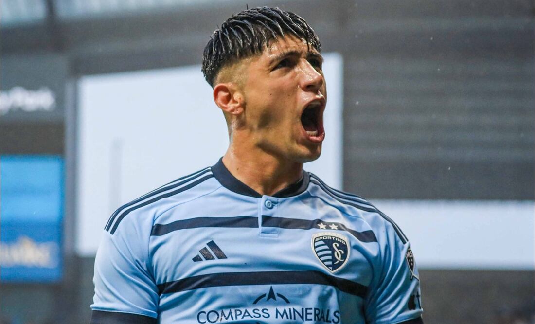 Alan Pulido podría regresar a la Liga MX tras su paso por la MLS / FOTO: @SportingKC