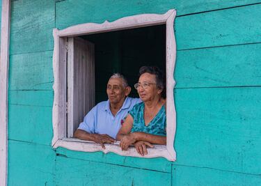 ¿Cómo se dice 'bésame' y 'abrázame'? 10 frases de amor en maya