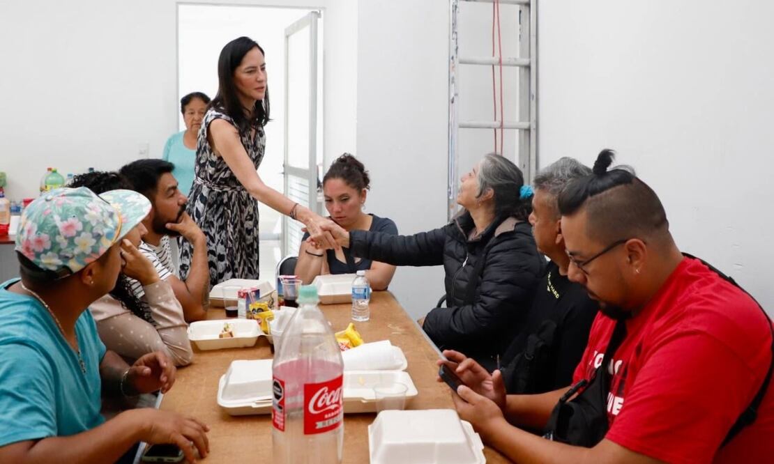 Limón aseveró que se seguirá proporcionando alimentación y atención médica a las familias afectadas. Foto: Especial