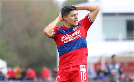 Ronaldo Cisneros dejó la concentración de Chivas