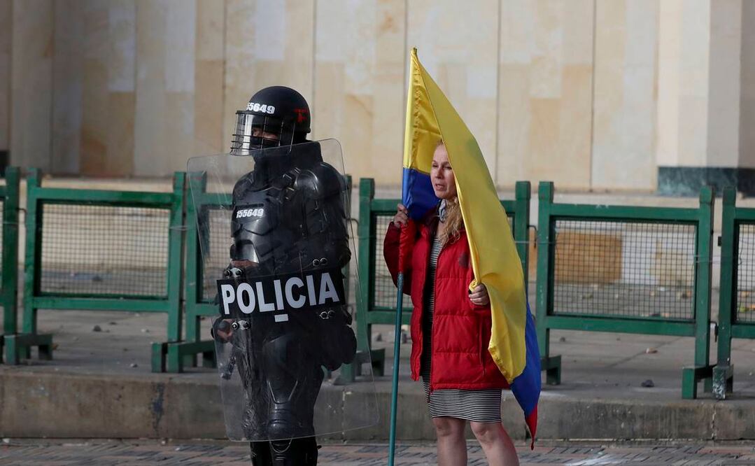 Reporte liga a policía de Colombia con 11 muertes; ocurrieron en las protestas de 2020