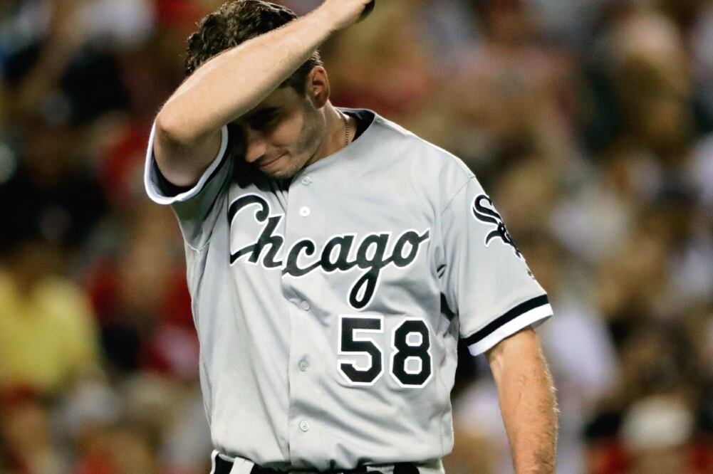 El pitcher tapatío salió en la séptima entrada; dejó un hombre de herencia (JAE C. HONG. AP)