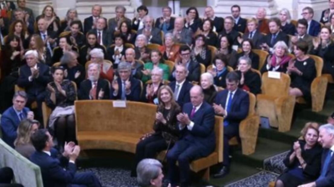 Así fue la ceremonia de recibimiento de Vargas Llosa a la Academia Francesa