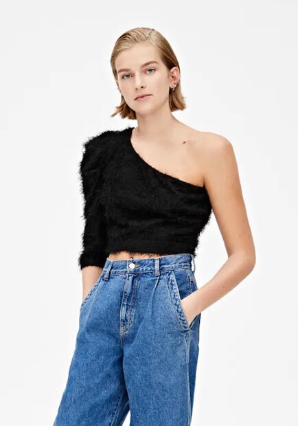 Las blusas perfectas para acompañar tu cabellera midi