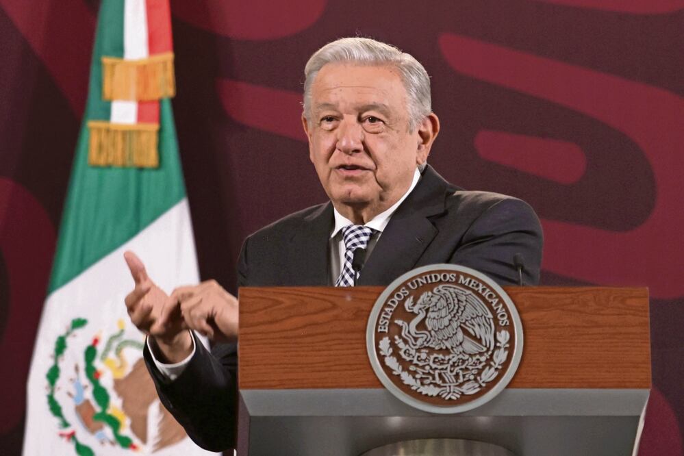 Pese a que la Comisión de Quejas y Denuncias del INE ha aprobado tutela preventiva para exhortar al Presidente a abstenerse de realizar manifestaciones de índole electoral en sus conferencias, los llamados han sido insuficientes. Archivo El Universal