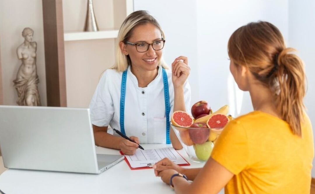 Una fruta para controlar el colesterol. Fuente: Freepik