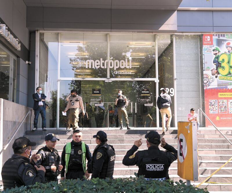 La víctima intentó resguardarse en una plaza, según reportes. Foto: HUGO GARCÍA. EL UNIVERSAL