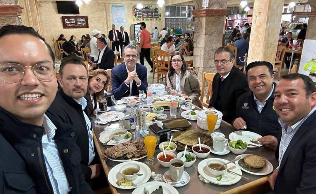 Marcelo Ebrard en su visita a Querétaro. Foto: Especial.