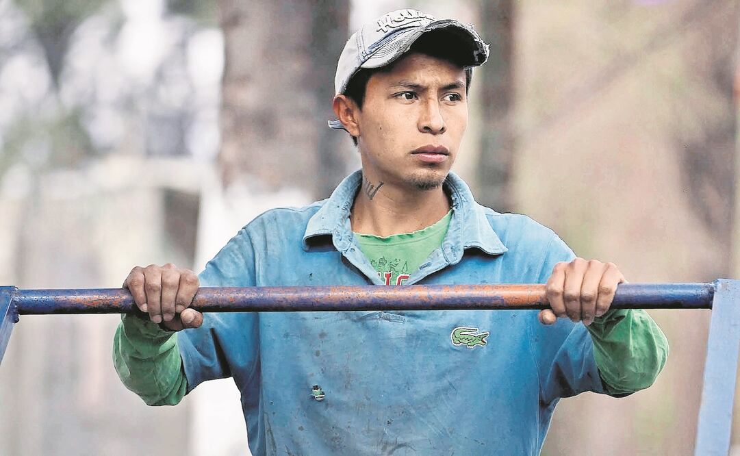 Raúl dice que este trabajo es de suerte, puede ganar dinero o regresar con las manos vacías (Fotos: ALEJANDRO ACOSTA Y JUAN CARLOS REYES)