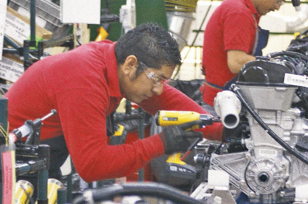 Los trabajadores del sector privado involucrados en las negociaciones en febrero ascendió a 190 mil 103 personas (ARCHIVO EL UNIVERSAL)