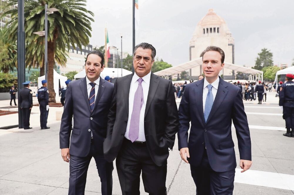 Los mandatarios de Querétaro, Nuevo León y Chiapas, Francisco Domínguez, Jaime Rodríguez y Manuel Velasco, respectivamente, acudieron a la ceremonia por el 15 aniversario de la Conferencia Nacional de Gobernadores (IVAN STEPHENS. EL UNIVERSAL)
