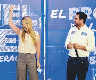 PAN sustituye a Yunes con su esposa