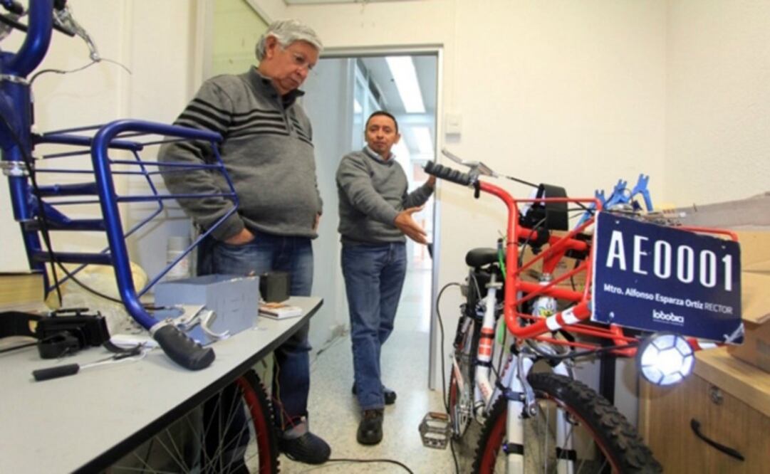 Con dicha bicicleta es posible cargar dispositivos electrónicos como teléfonos celulares y computadoras portátiles