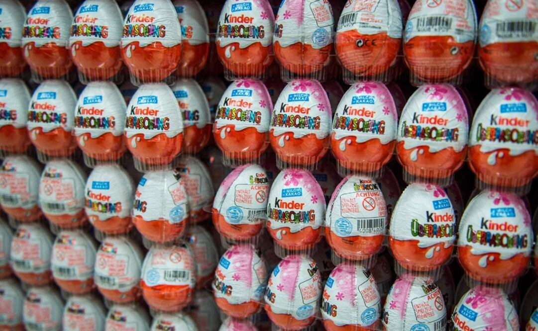 Las autoridades belgas ordenaron el cierre de una fábrica de chocolates Kinder, tras una ola de casos de Salmonella. Foto: AFP
