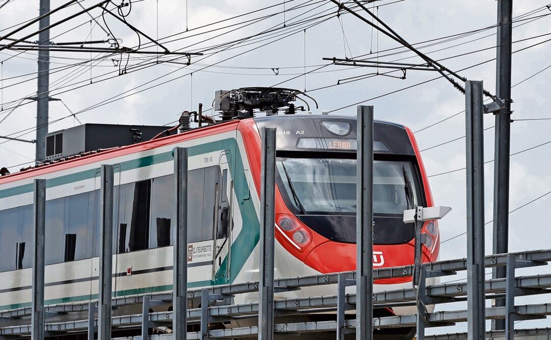 A cuatro meses de su inauguración, las obras en el Tren Interurbano aún continúian. Foto: Archivo EL UNIVERSAL