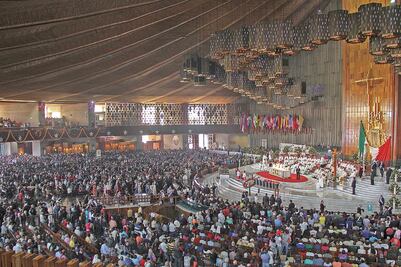 Dice MAM que no sacará la "raja política" en visita papal