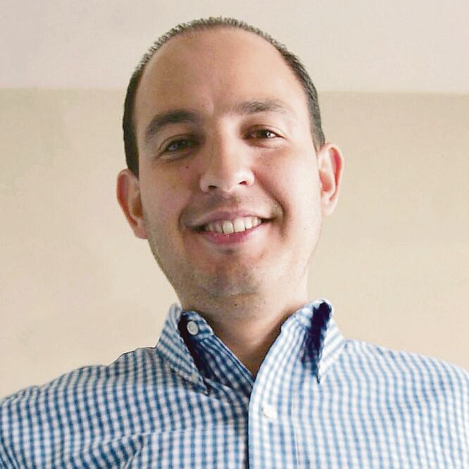 Un panista, el interino en Puebla