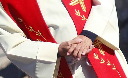 Acusan a "papables" Erdö y Grech de encubrir abusos sexuales; ocurre a horas de la primera votación en cónclave para nuevo Papa