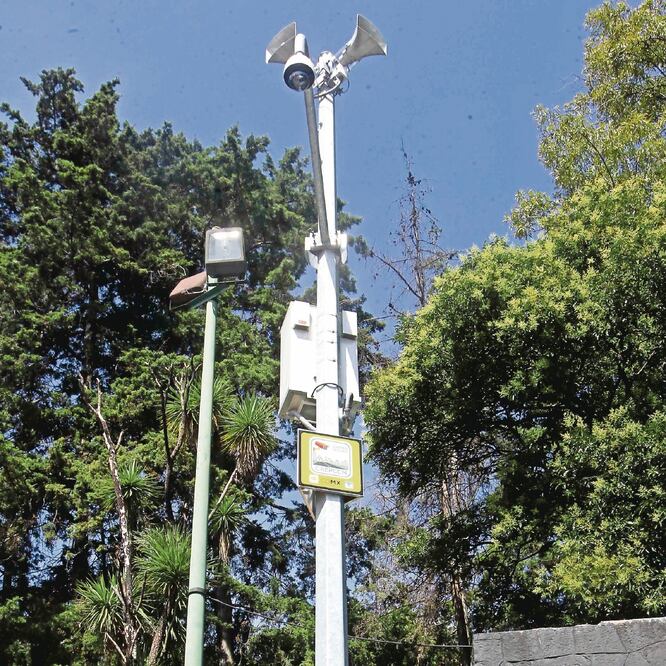 La investigación afirma que al renovar la red de cámaras se podrían unir a la red las del Metro y las de fotomultas para ampliar el radio de acción. ARCHIVO EL UNIVERSAL