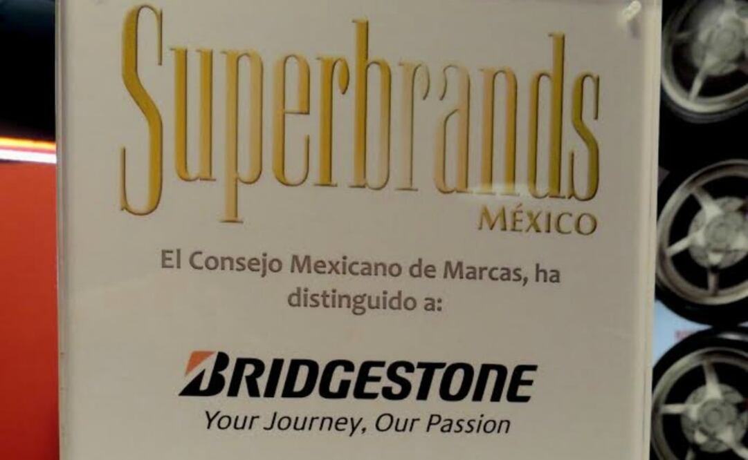 Bridgestone recibe el premio "Superbrands México"
