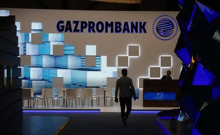 EU sanciona al tercer banco más grande de Rusia; impide acceso a activos financieros y que se puedan hacer negocios con ellos 