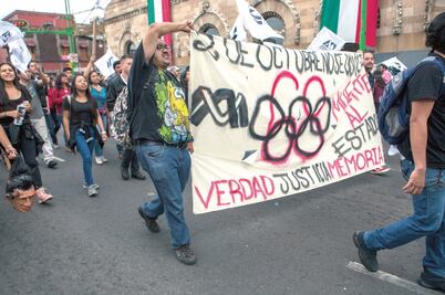 Líderes del 68 llaman a crear puente generacional