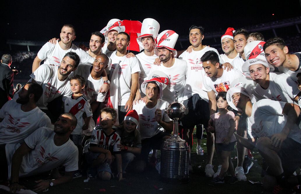 Reuters. La plantilla de River Plate festejando en el Monumental de Buenos Aires
