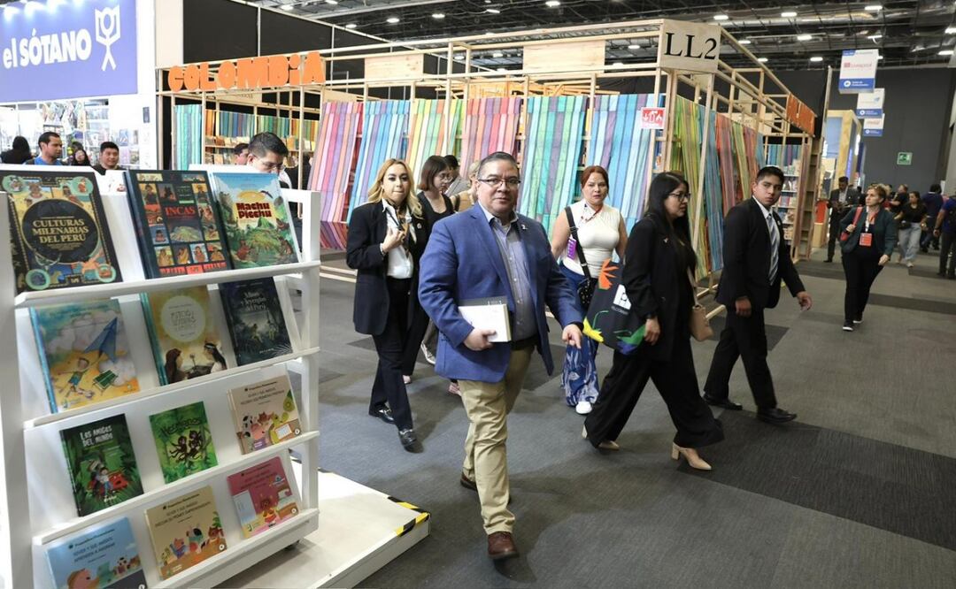 Ministro Irving Espinosa Betanzo en la Feria Internacional del Libro de Guadalajara (FIL) (29/11/2025). Foto: Especial