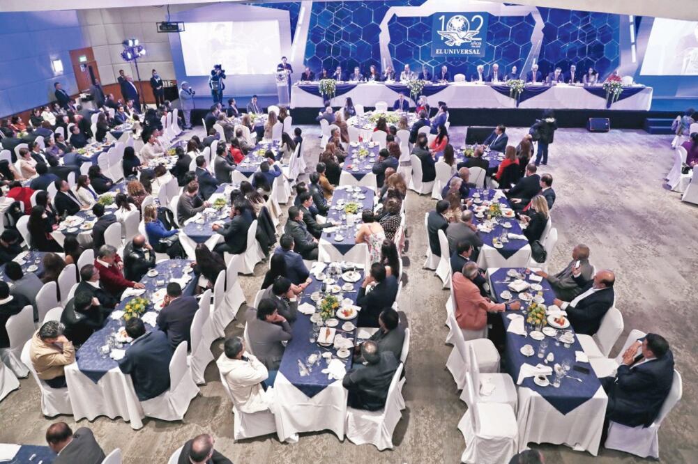 Ante colaboradores y directivos de EL UNIVERSAL, el Licenciado Juan Francisco Ealy Ortiz dijo tener confianza en que el gobierno de Andrés Manuel López Obrador resuelva los temas urgentes en el país. (JUAN BOITES. EL UNIVERSAL)