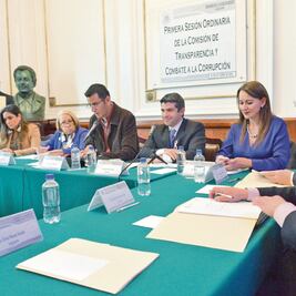 Congreso va por bajar salarios en el InfoDF 