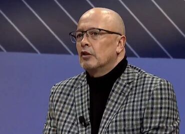 Con los de enfrente: ¿De dónde salieron los 30, 60 o 90 millones de García Luna?