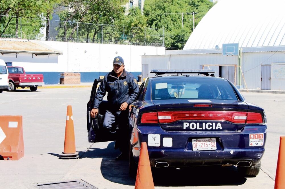 Mientras los criminales cometían un atraco, policías preventivos se percataron del incidente y aseguraron a los sujetos (ARCHIVO. EL UNIVERSAL)