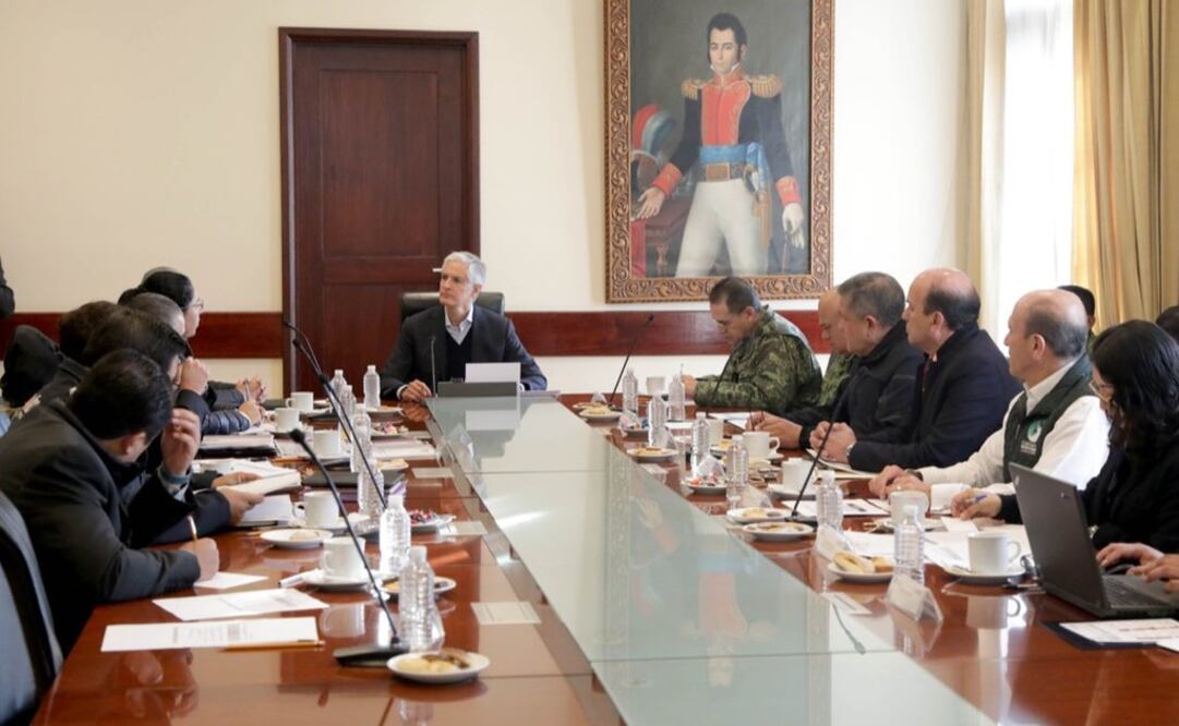 El gobernador del Estado de México, Alfredo del Mazo Maza, durante la reunión de seguridad de la Coordinación Territorial para la Construcción de la Paz.( Fotografía: Especial)