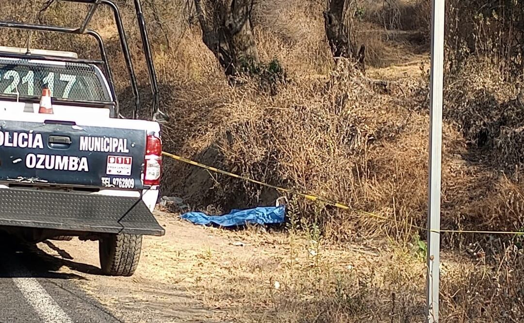 Encuentran cadáver de una mujer a la orilla de la carretera de Tlacotitlán; estaba maniatada de pies y manos. Foto: Especial