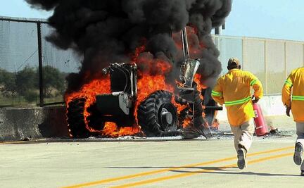 Cierran puente internacional en Reynosa por incendio de tractor