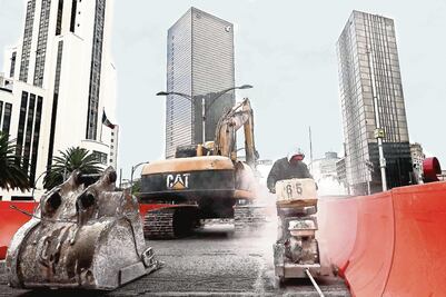 Tropieza construcción de Metrobús en Reforma