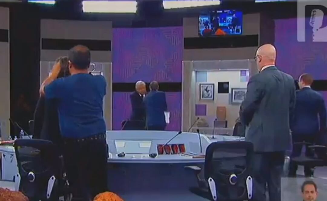 Fría y lejana despedida de AMLO con Anaya tras finalizar debate presidencial. Foto: Especial