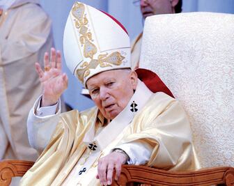 Roban reliquias de san Juan Pablo II en Italia