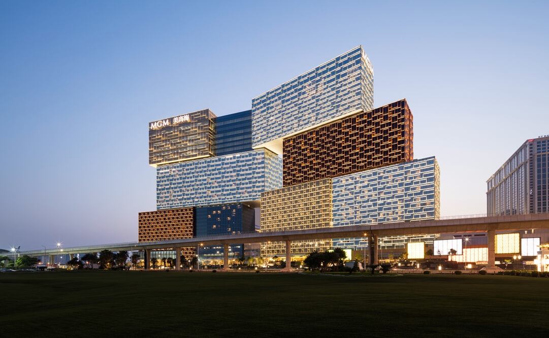 El MGM Cotai, Este complejo hotelero es la edificación más grande que ha recibido en Macao la certificación “tres estrellas” de diseño de Edificios Verdes y Ahorro de Energía. Foto: Emporis GmbH