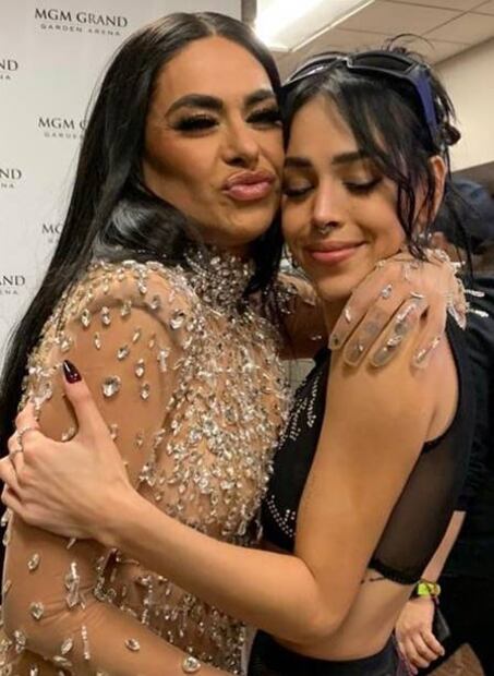 Galilea Montijo generó críticas tras posar con Danna Paola. Foto: Instagram galileamontijo