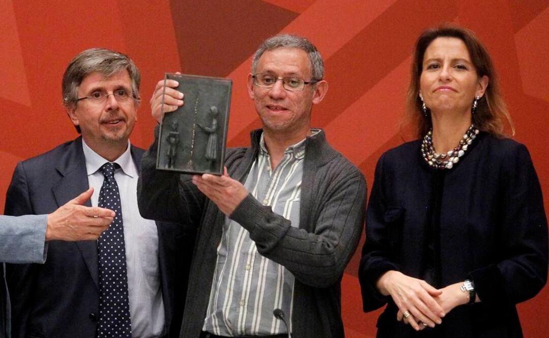 "Mi único talento en la vida ha sido tener el radar prendido y reconocer que, con la lectura, la escritura y las letras para niños y jóvenes, se incrementó esa música del alma", expresó. FOTO: Ulises Ruiz Basurto/EFE.