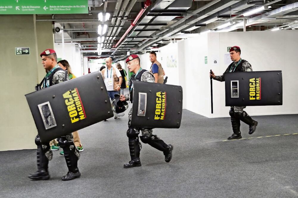 La Fuerza Nacional hace tareas de resguardo en las instalaciones olímpicas durante las competencias (IVAN STEPHENS. EL UNIVERSAL)