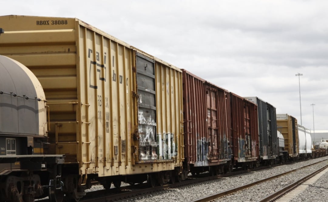 Exportaciones caen 9.3% al cierre de 2015