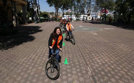 Una biciescuela para vencer el miedo de rodar en la Ciudad