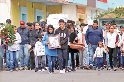 Dan el último adiós a joven que se ahogó en Xochimilco