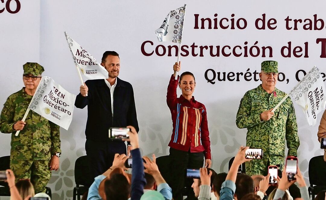 En Querétaro y acompañada del gobernador Mauricio Kuri, la Presidenta dio el banderazo a los estudios del Tren México-Querétaro. Foto: Berenice Fregoso | El Universal
