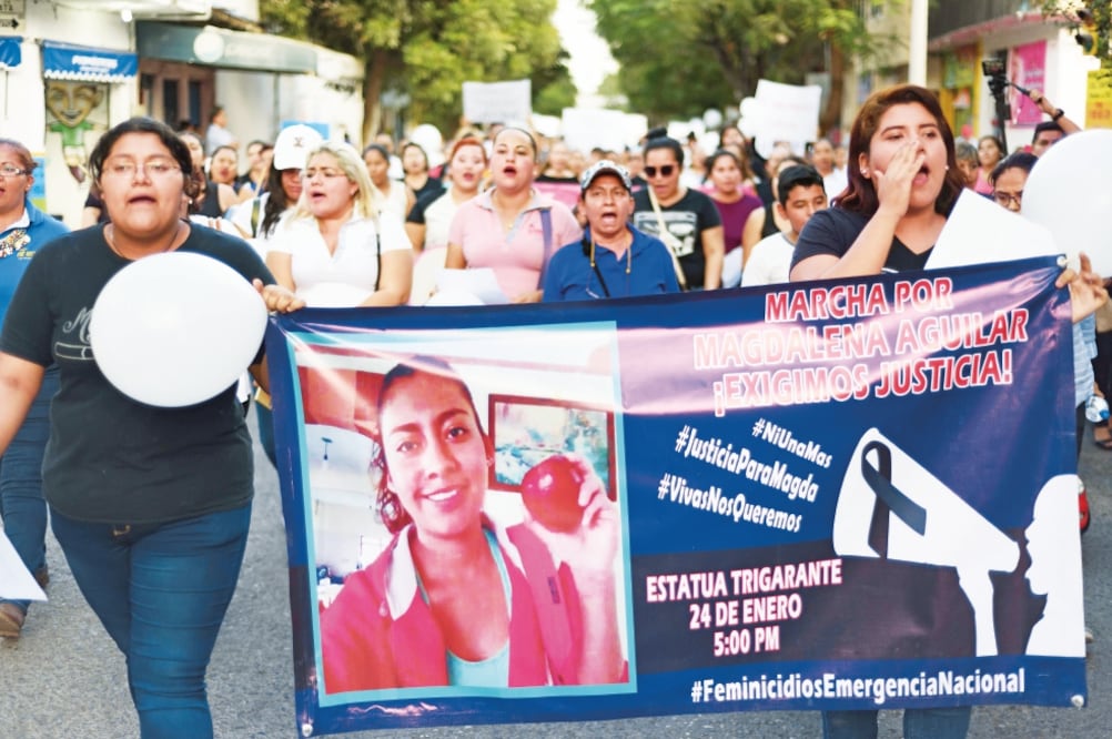 Integrantes del colectivo Camina Violeta en Taxco exigen justicia para Magdalena Aguilar; señalan que el principal obstáculo que enfrentan las mujeres que sufren violencia son las autoridades que actúan con lentitud ante la denuncia.(SALVADOR CISNEROS)