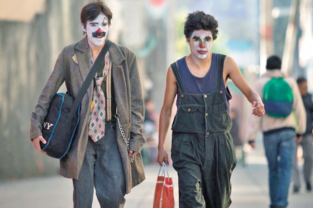 El filme narra las vivencias de dos adolescentes que huyen de la violencia. Fotos: EFE Y CORTESÍA