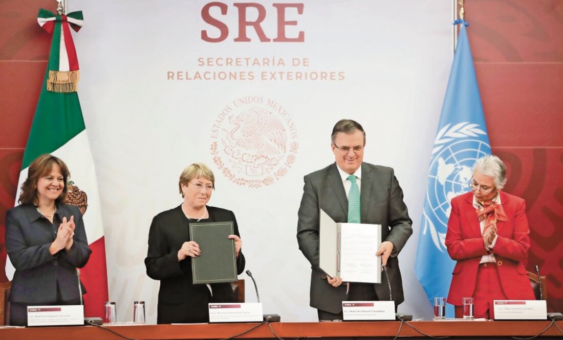 La alta comisionada de la ONU-DH, Michelle Bachelet; el canciller Marcelo Ebrard y la secretaria de Gobernación, Olga Sánchez Cordero. (DIEGO SIMÓN. EL UNIVERSAL)