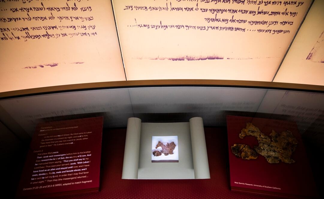 Fotografía de archivo del 14 de noviembre de 2017 que muestra Lo que el Museo de la Biblia pensó que era parte de los Rollos del Mar Muerto. Foto:EFE/Jim Lo Scalzo/ARCHIVO